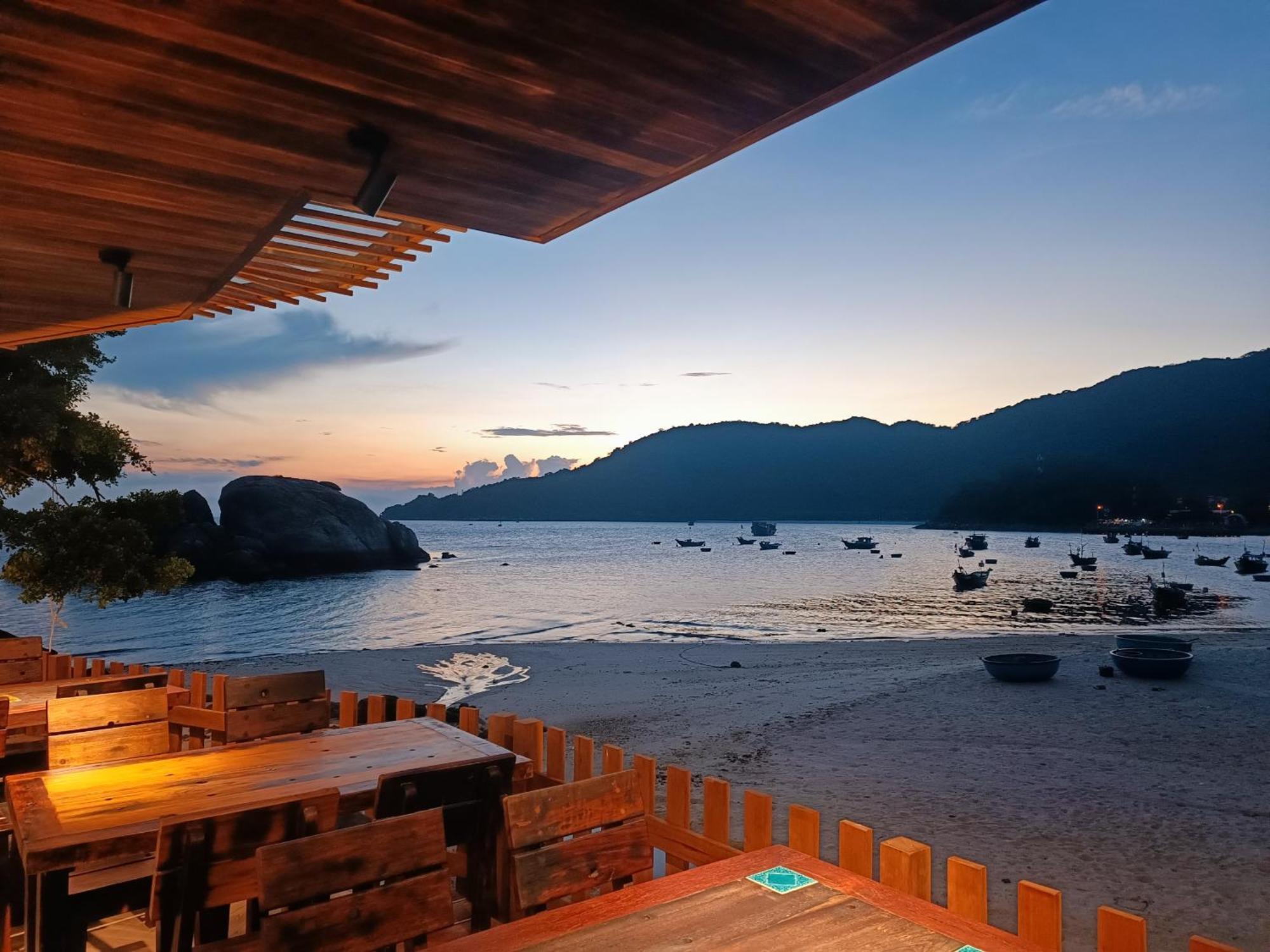 The Coral Homestay & Pub Tân Hiệ Kültér fotó